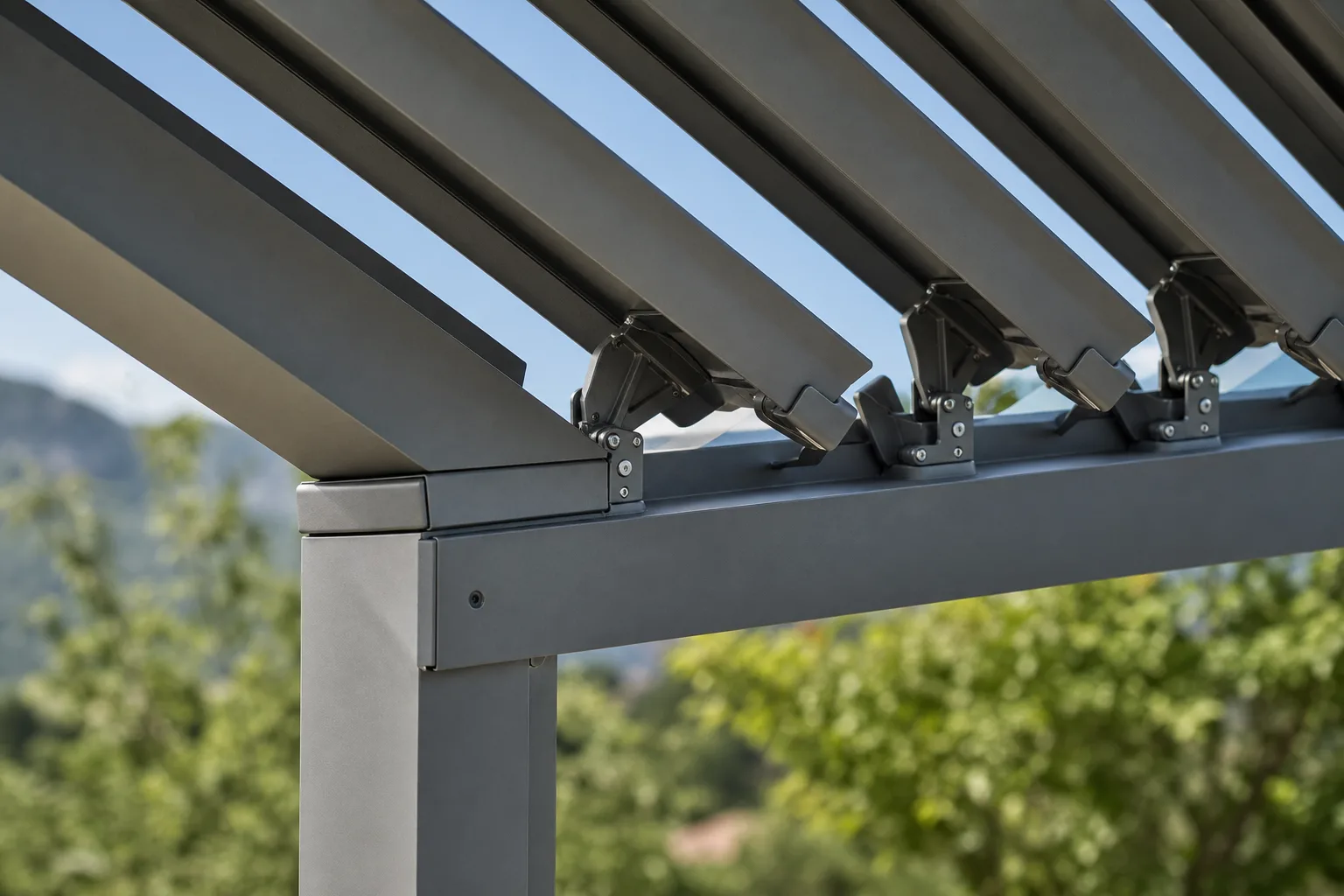 Pergola bioclimatique Congénies — installation sur mesure dans le Gard (30)