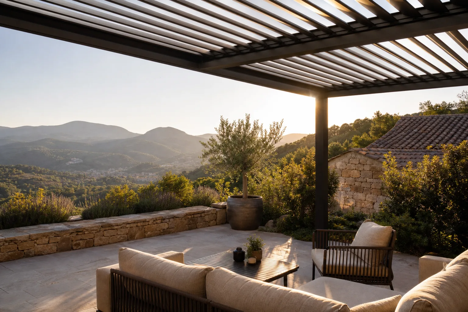 Pergola bioclimatique Le Vigan — installation sur mesure dans le Gard (30)