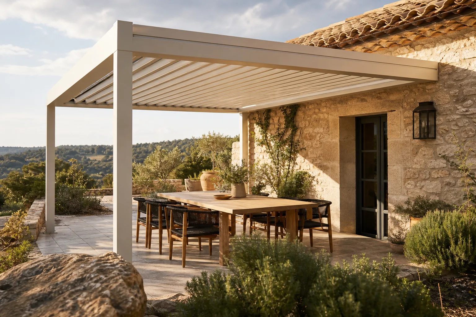 Pergola bioclimatique Quissac — installation sur mesure dans le Gard (30)